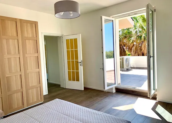 Sunlight Sardegna Капитана